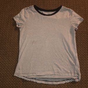 Medium sized striped tee